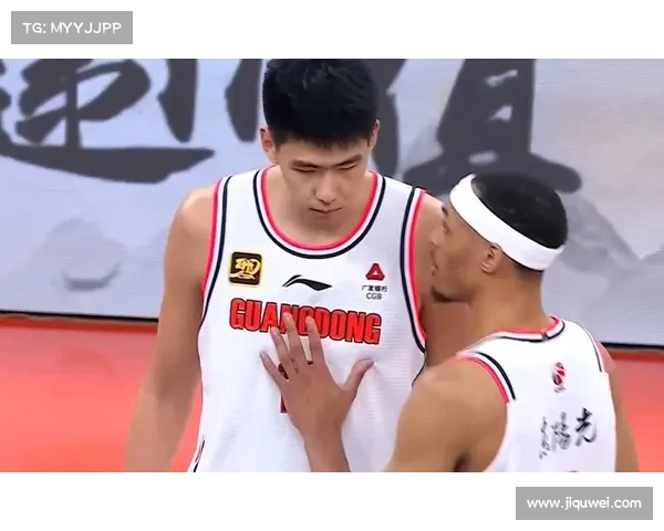 广东2米26徐昕连续两场未登场 郭士强或另有战略安排 广东2米26徐昕连续两场未登场 郭士强或另有战略安排